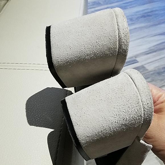 URBAN OUTFITTERS LEATHER SUEDE CHUNKY HEEL MULES… - Picture 4 of 8